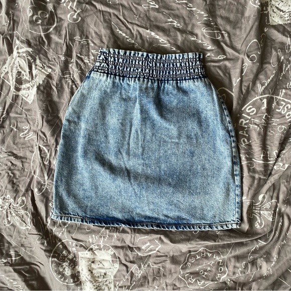 Acid wash denim skirt - Urban Outfitters - Size XS - NWOT - Picture 3 of 4